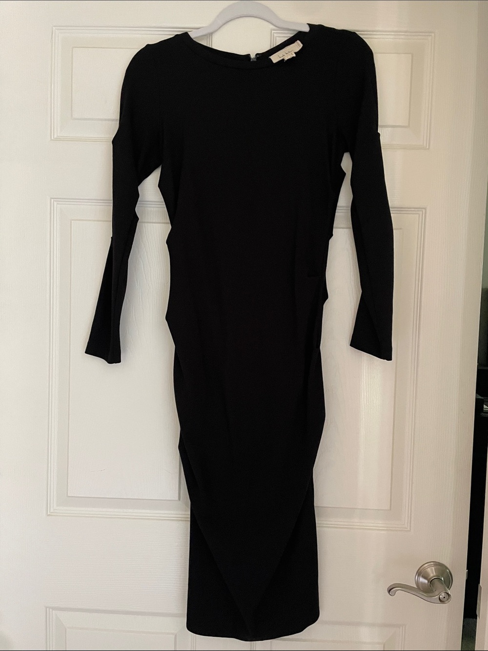 Long Sleeve Black Midi Dress - Classic Sleek Silhouette